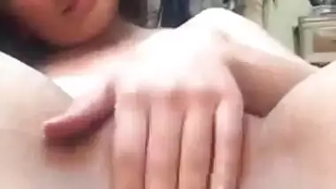 Desi cute girl fingering pussy