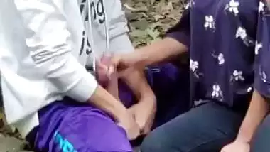 NRI girl shaking cock of boyfriend