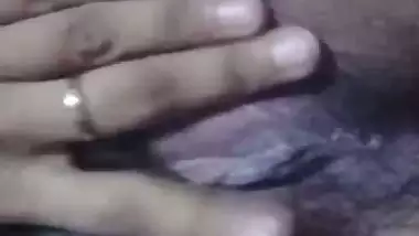 Indian girl fingering nude viral pussy expose