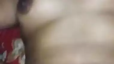 Desi Wife Sharing 3sum 1on mouthn other on pussy