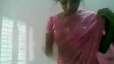 Sexy Indian sucks and fucks in motel room.