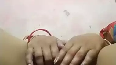 Desi nude milf from a village shows her pink pussy