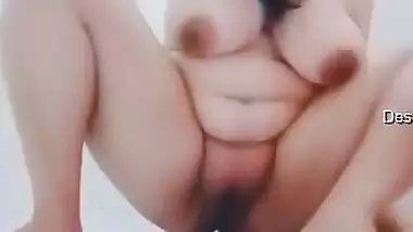 Plump sex symbol from India goes to shower to pee in the nude