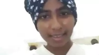 Ethnic Srilankan girl fingering pussy selfie video
