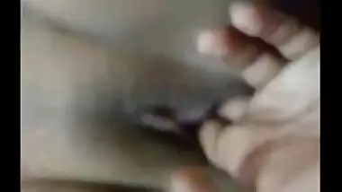 Tamil girl Niranjana’s deep blowjob to sex partner