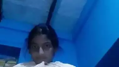 Desi nude Bihari girl shows her tight boobs to her lover